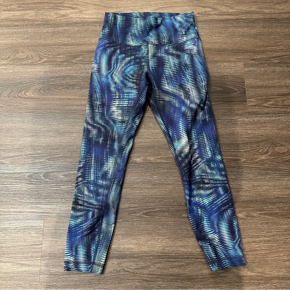 Lululemon Wunder Train High Rise Crop 23" Foil
Shapeshifter Flux Blue Multi sz 8